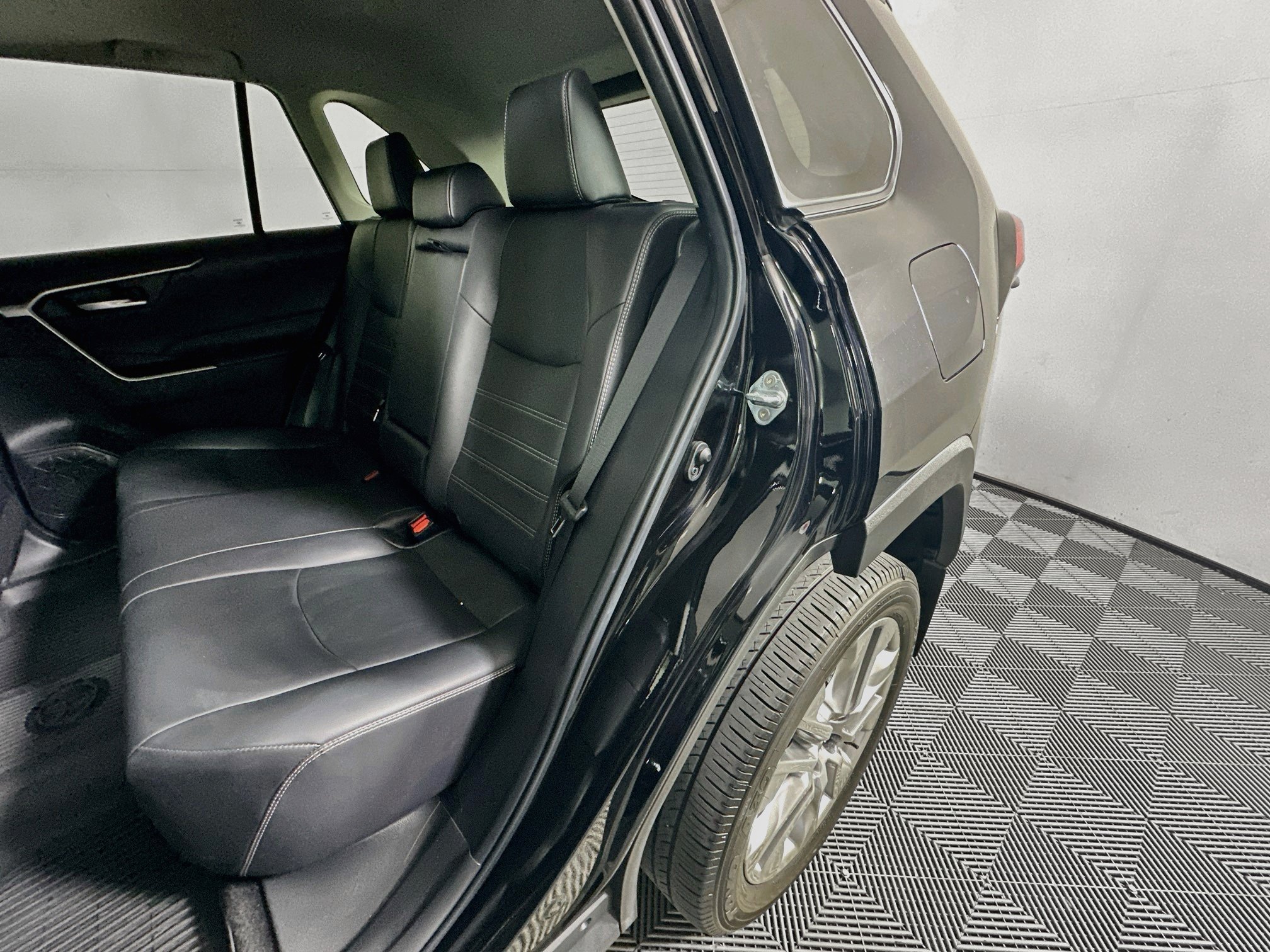 Certified 2025 Toyota RAV4 XLE Premium FWD image 26