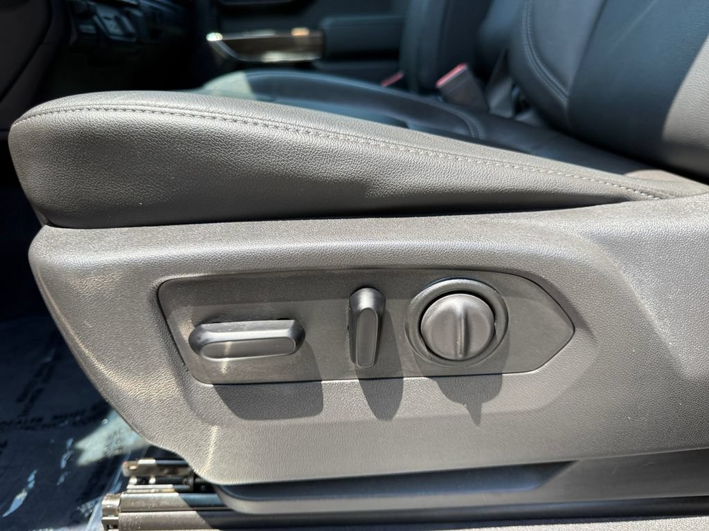 Used 2019 Chevrolet Silverado 1500 LT w/ All-Star Edition AWD/4WD image 10