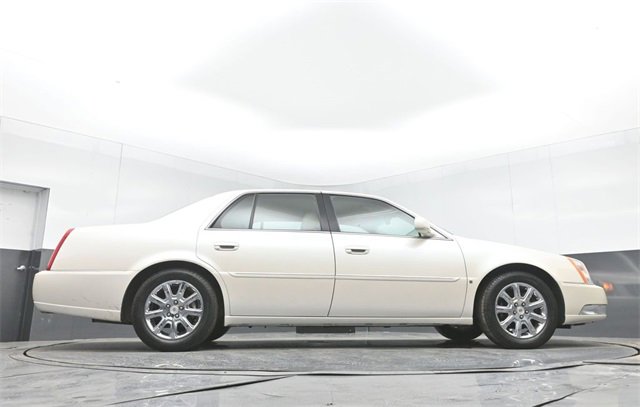 Used 2008 Cadillac DTS w/ Sun And Sound Package image 49