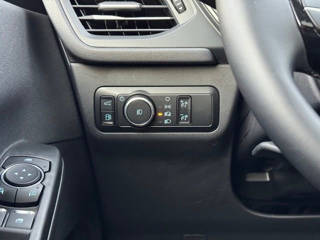 Certified 2025 Ford Escape SE image 32