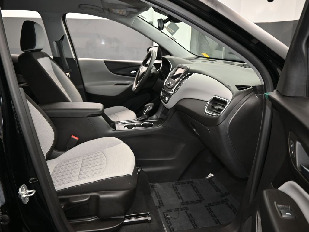 Used 2023 Chevrolet Equinox LS w/ Driver Confidence II Package image 40