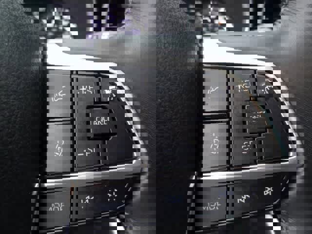 Used 2022 Toyota Highlander XLE image 23