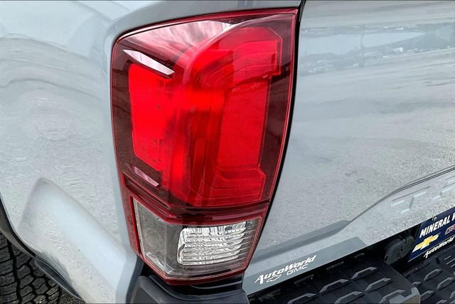 Used 2019 Toyota Tacoma TRD Off-Road AWD/4WD image 25