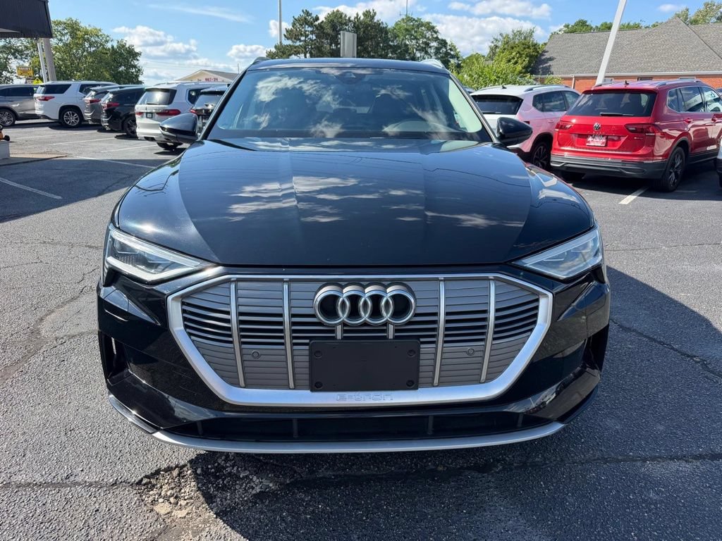 Used 2022 Audi e-tron Premium w/ Towing Package AWD/4WD image 3