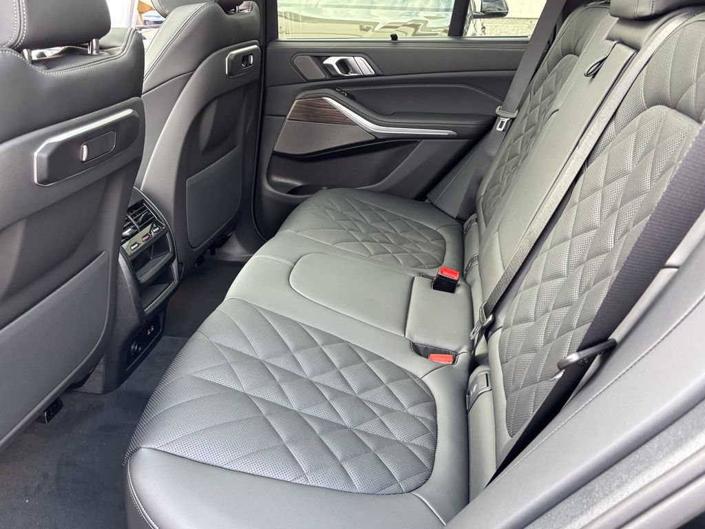 New 2026 BMW X5 xDrive50e w/ M Sport Package AWD/4WD image 33