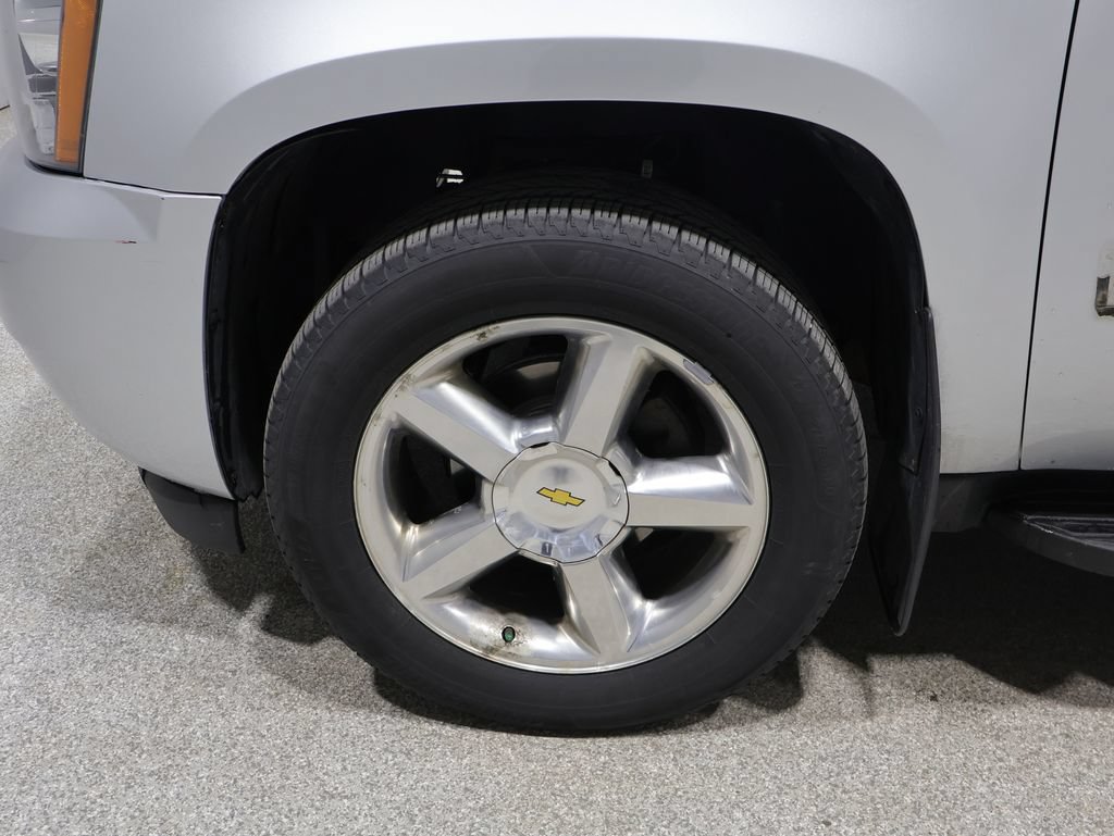Used 2013 Chevrolet Avalanche LTZ AWD/4WD image 9