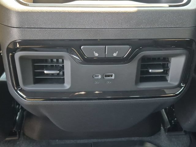New 2026 GMC Sierra 1500 AT4 w/ AT4 Premium Package AWD/4WD image 23
