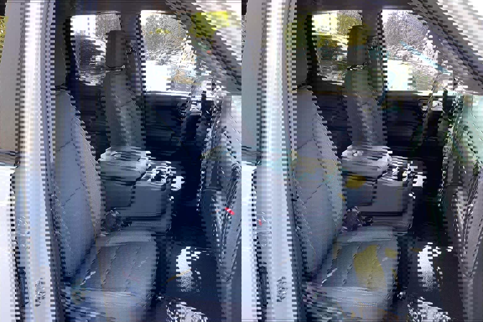 Used 2023 Chevrolet Silverado 1500 Custom image 8