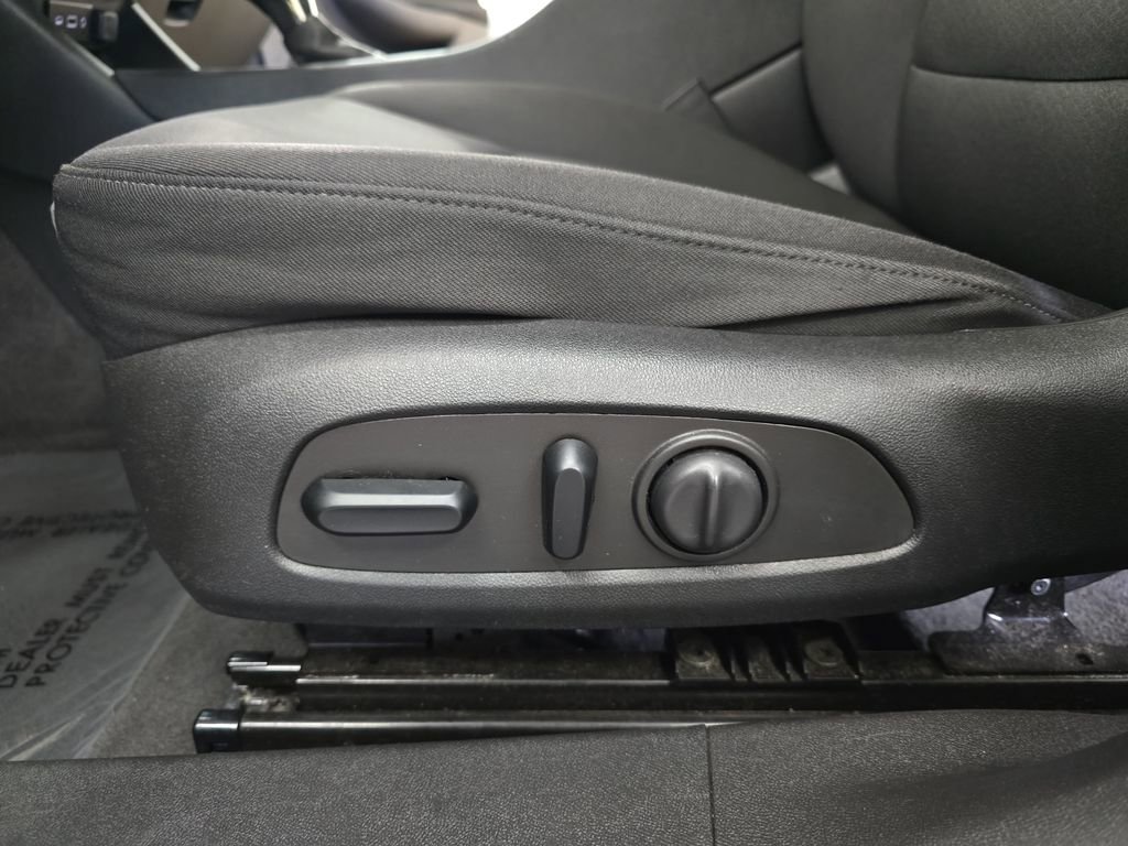 Used 2023 Chevrolet Malibu LT FWD image 30