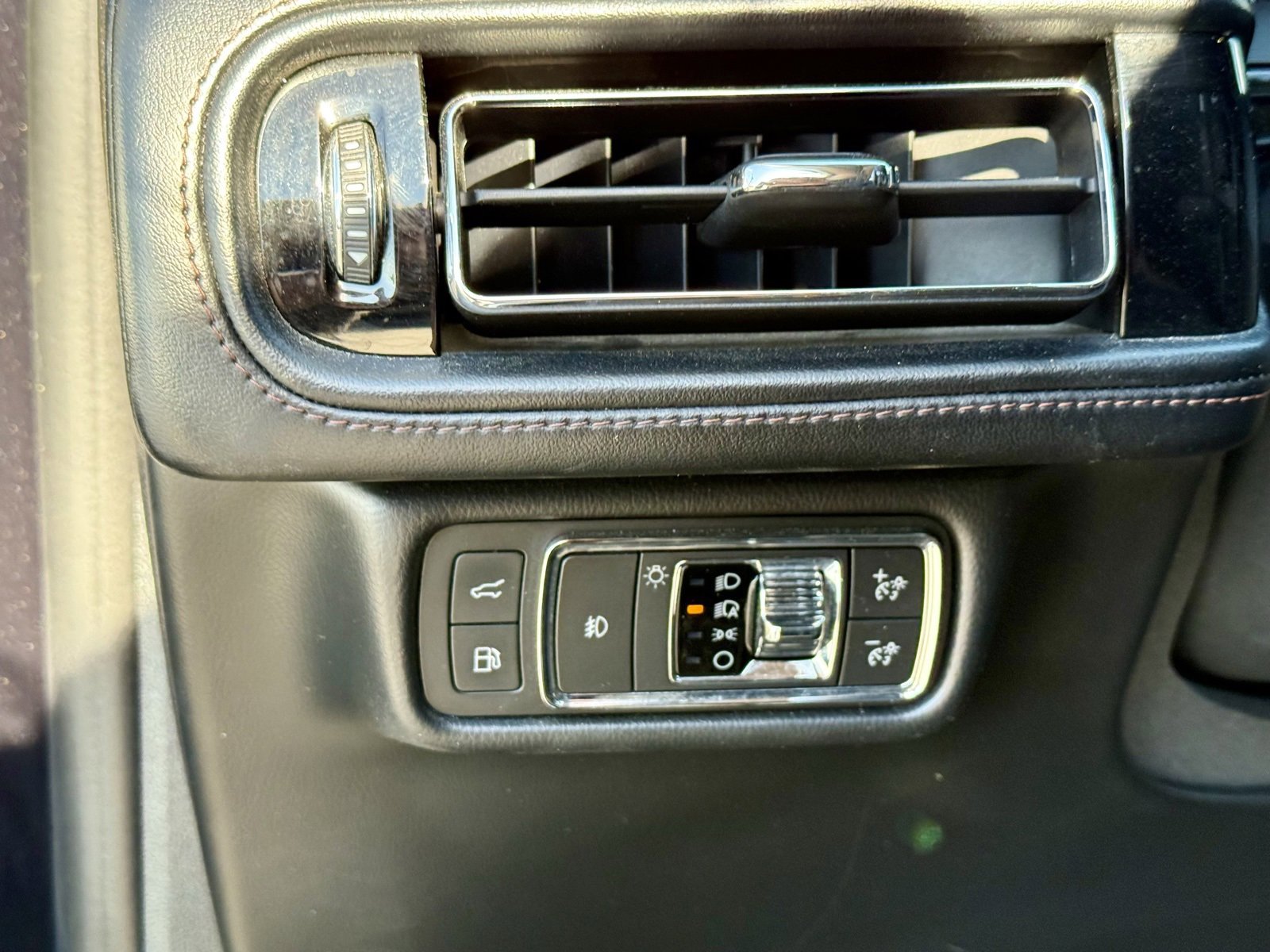 Used 2020 Lincoln Aviator Grand Touring w/ Equipment Group 302A image 33