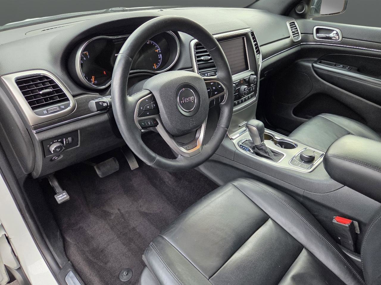 Used 2018 Jeep Grand Cherokee Limited AWD/4WD image 10