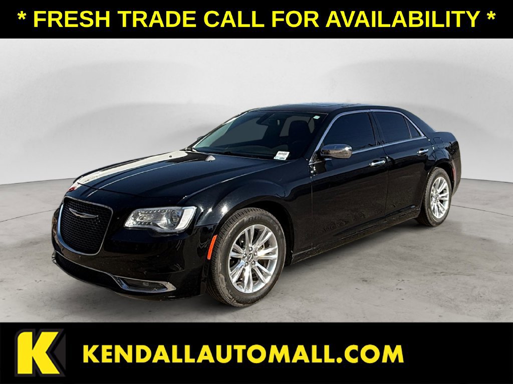 Used 2017 Chrysler 300 C RWD image 1