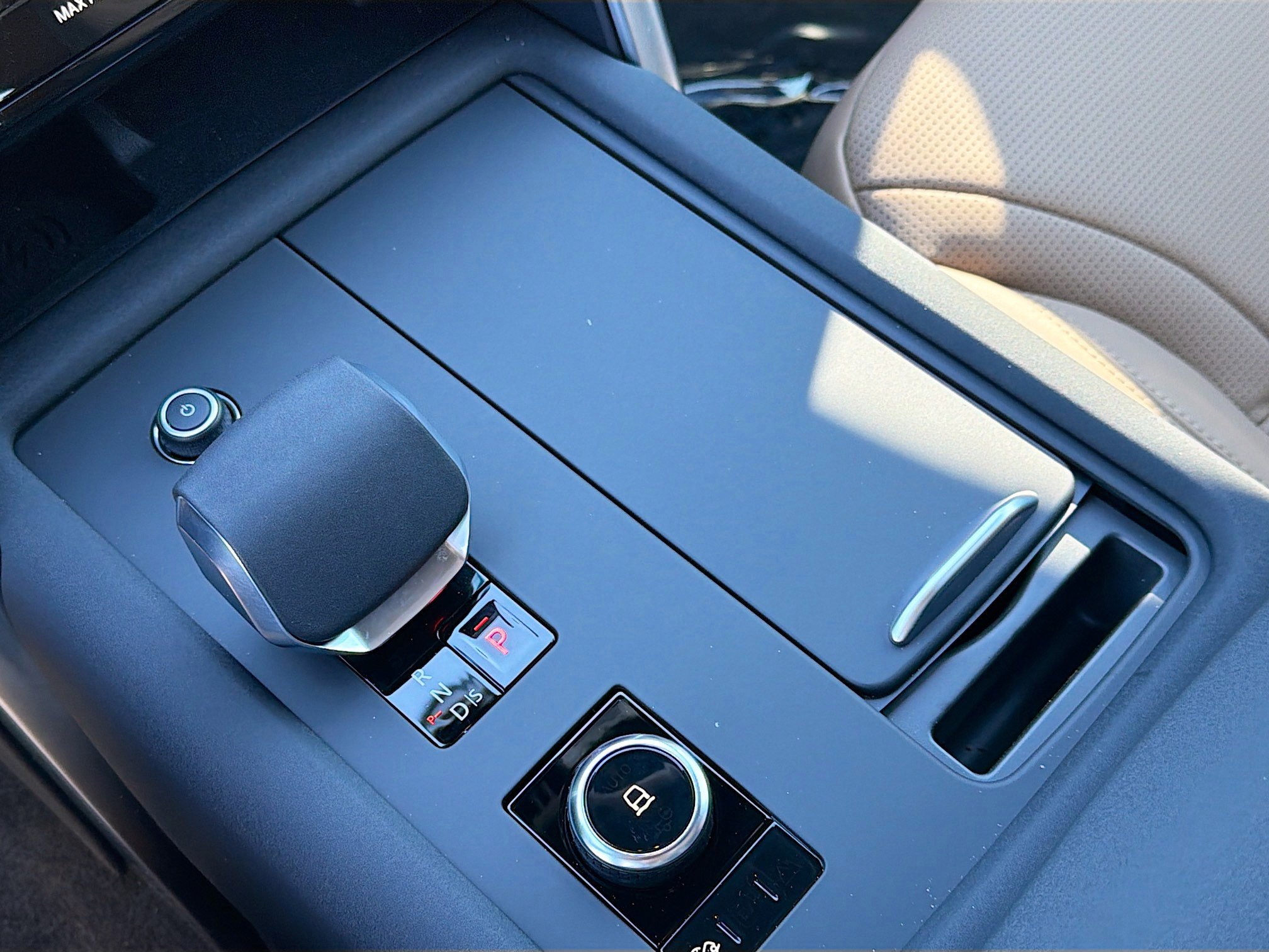 New 2026 Land Rover Discovery Limited Edition image 29