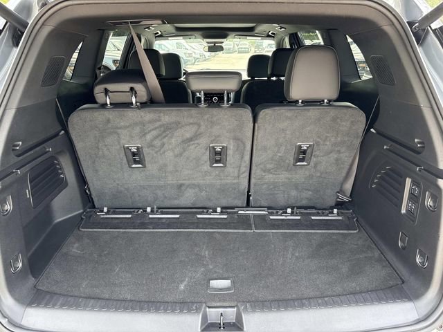 Used 2025 GMC Acadia Denali w/ LPO, Floor Liner Package AWD/4WD image 12