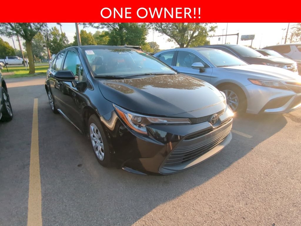 Used 2024 Toyota Corolla LE FWD image 3