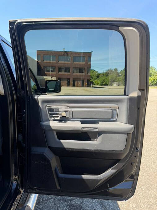 Used 2017 RAM 2500 SLT AWD/4WD image 34