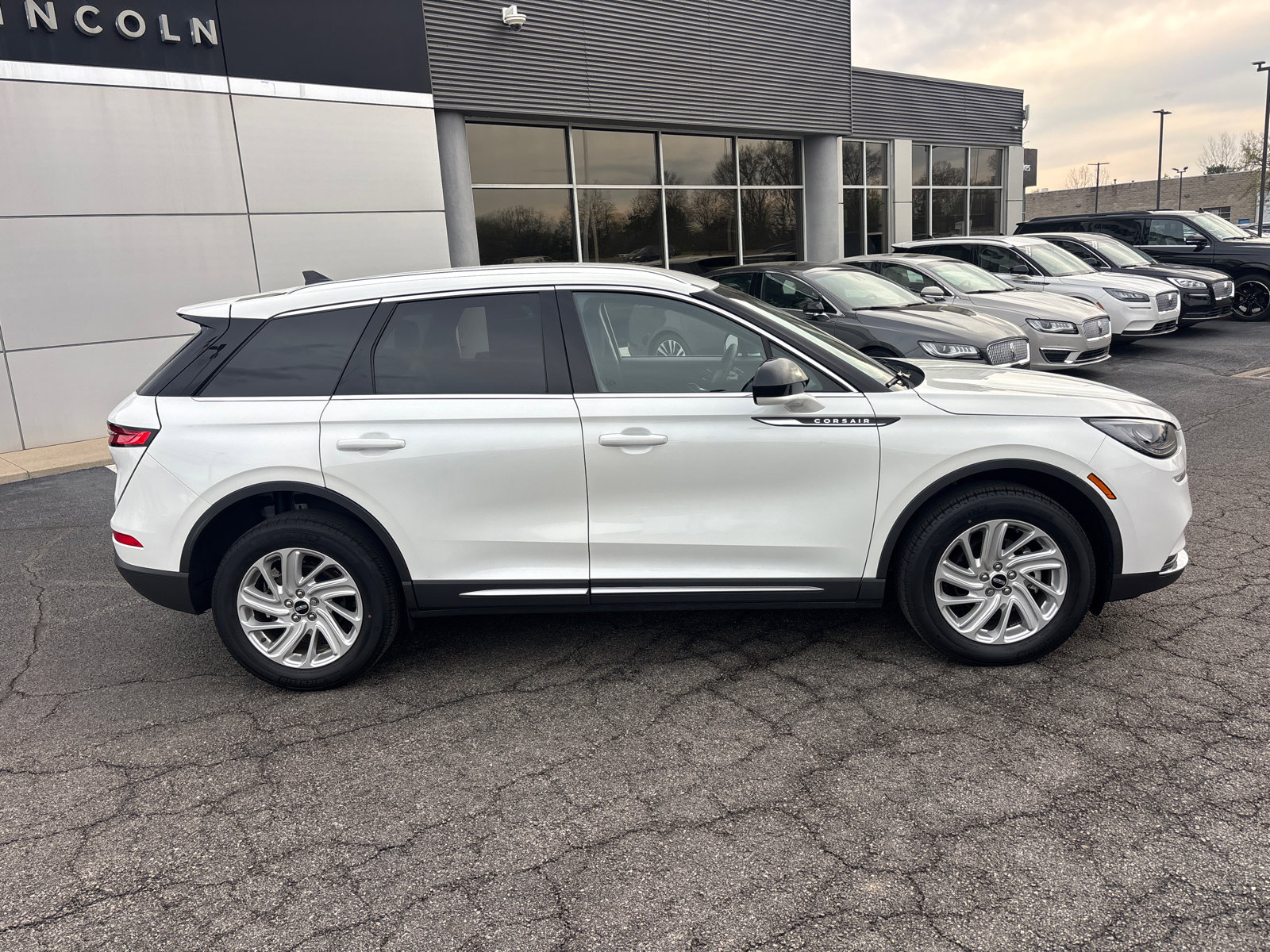 Certified 2022 Lincoln Corsair FWD image 8