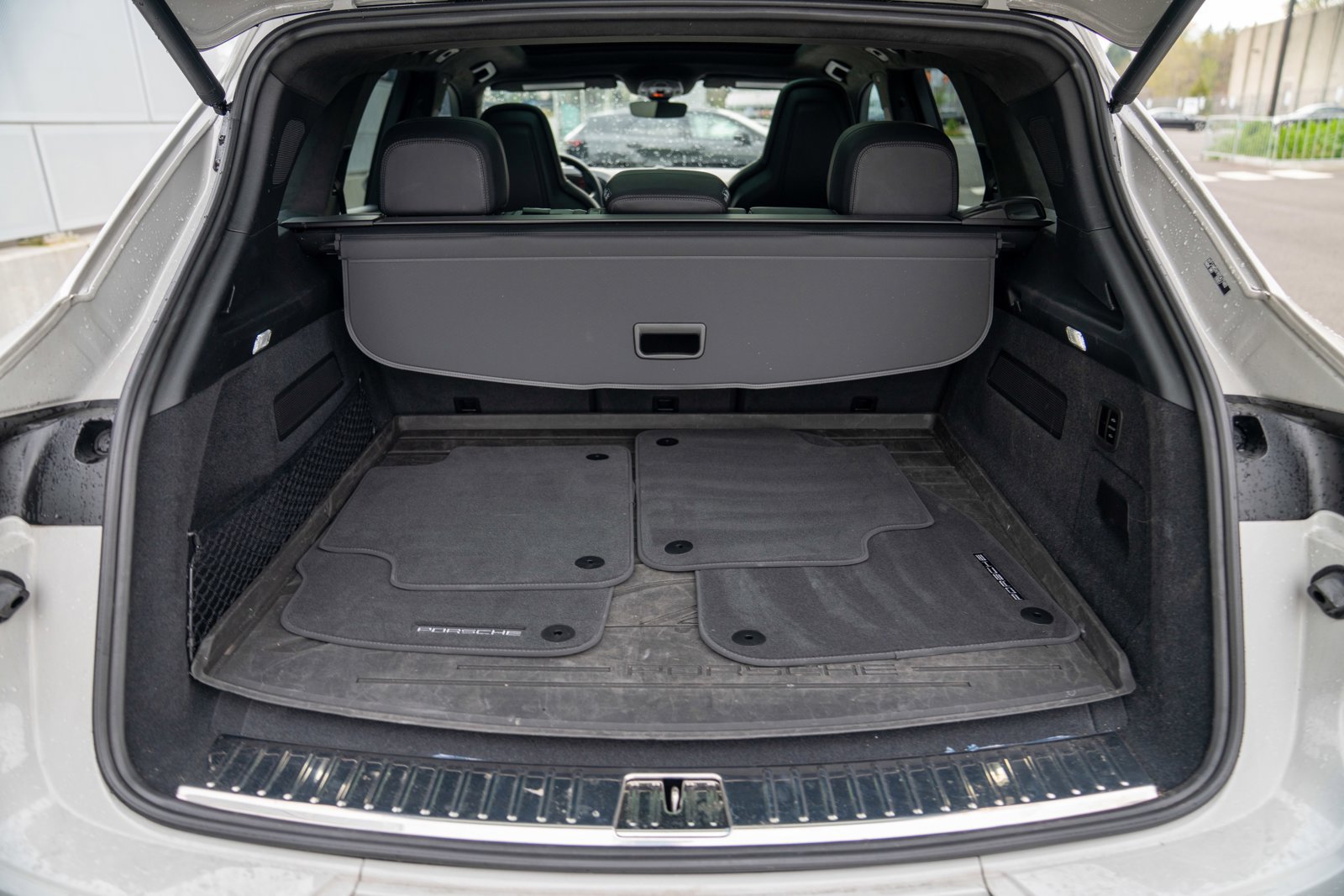 Certified 2025 Porsche Cayenne Turbo AWD/4WD image 27