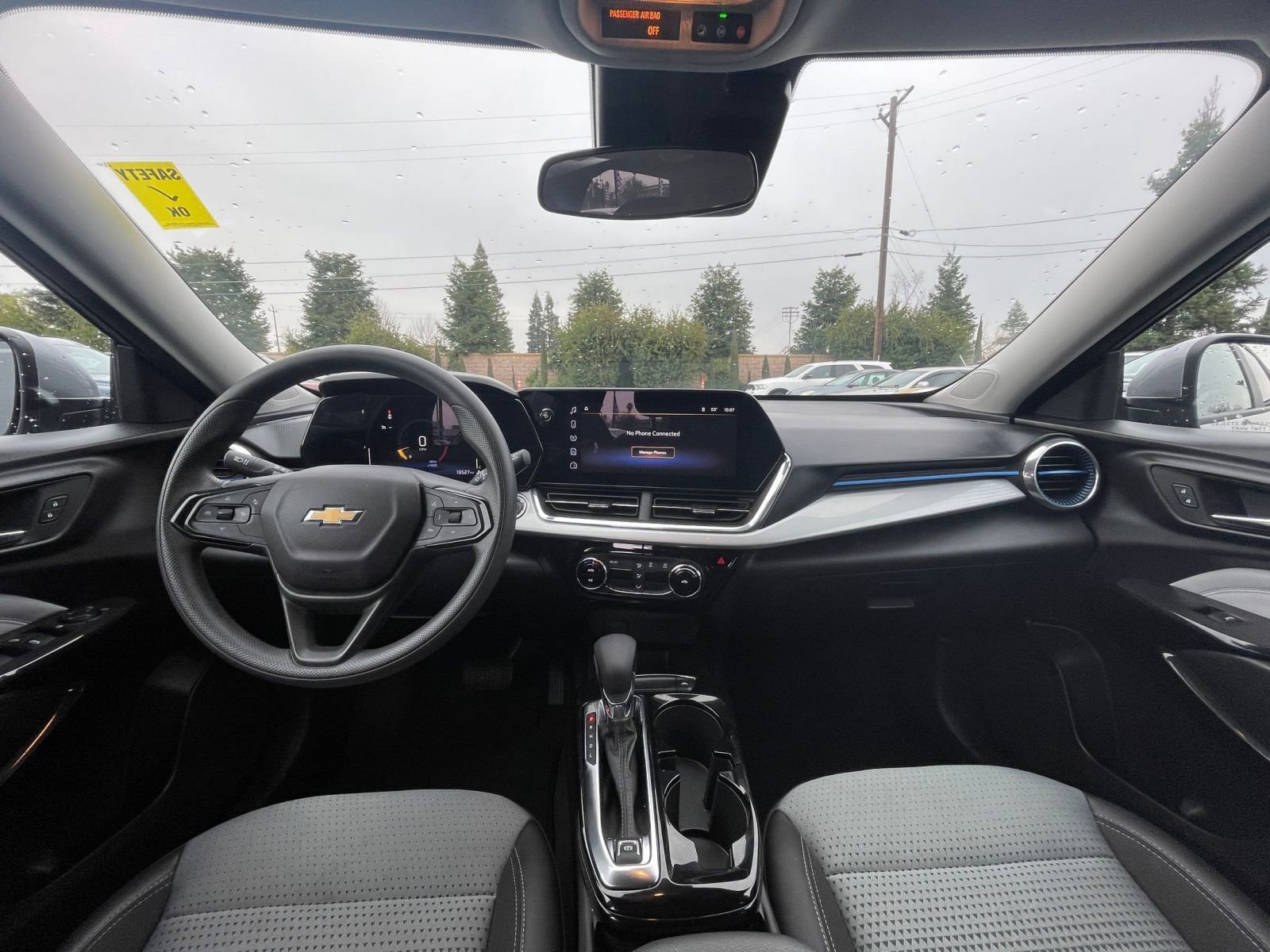 Used 2025 Chevrolet Trax LT image 28