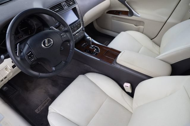 Used 2010 Lexus IS 250 w/ Preferred Accessory Package RWD image 6