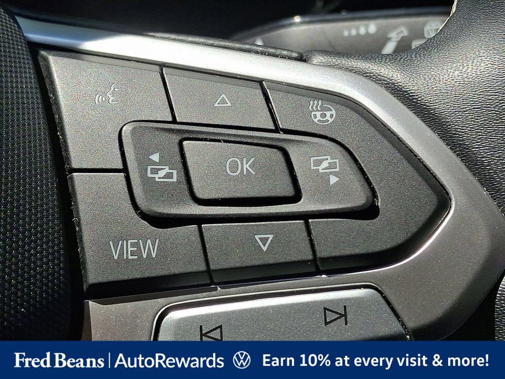 Certified 2023 Volkswagen Taos SE w/ Black Wheel Package FWD image 27