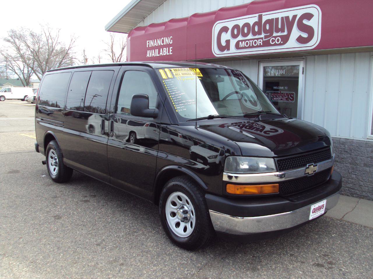 Used 2011 Chevrolet Express 1500 LT w/ LT Preferred Equipment Group image 2
