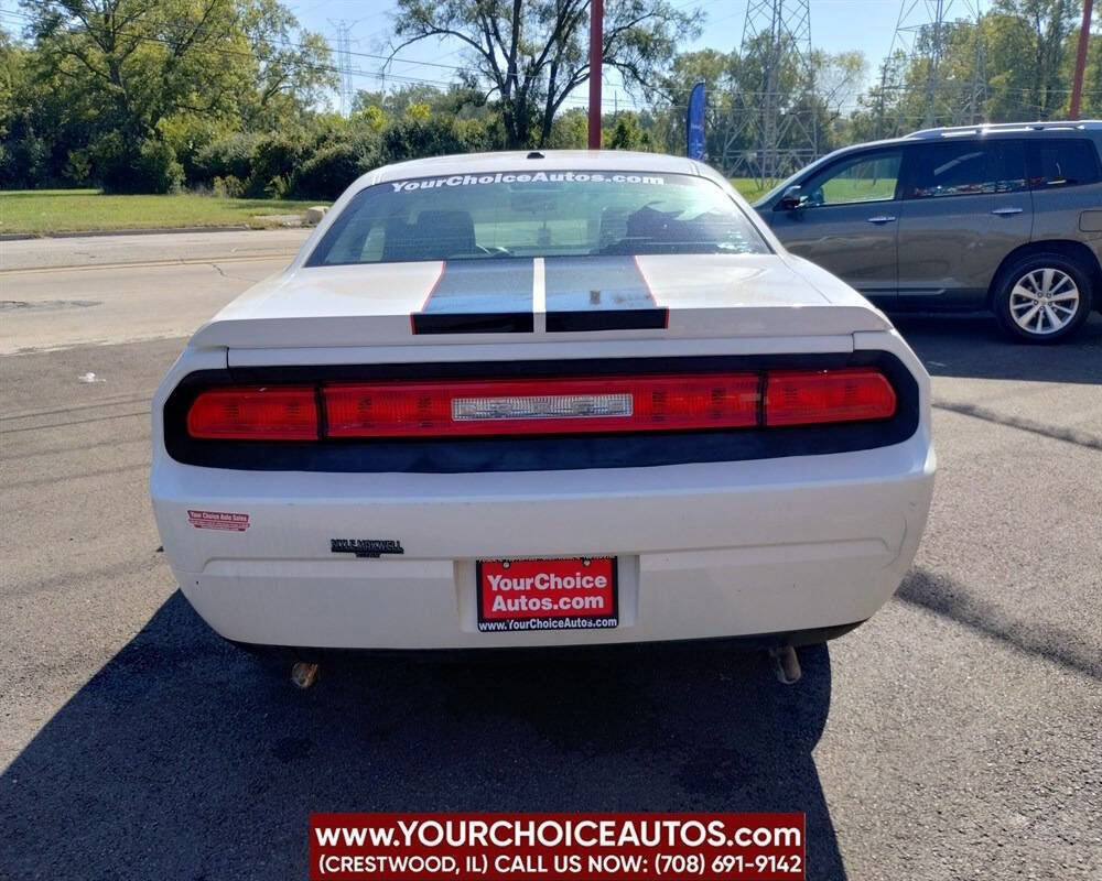 Used 2010 Dodge Challenger SE image 4