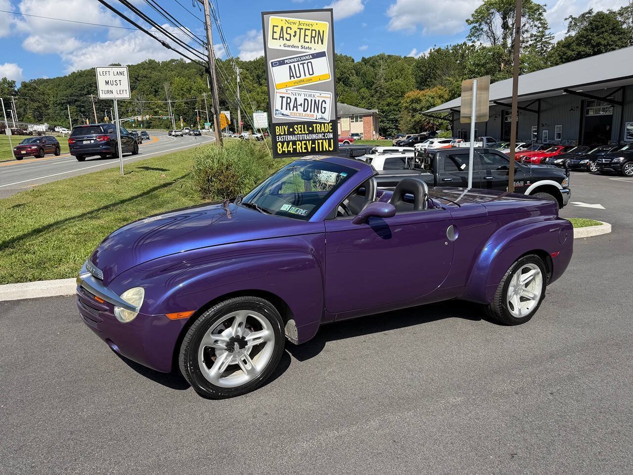 Used 2004 Chevrolet SSR w/ Preferred Equipment Group RWD image 9