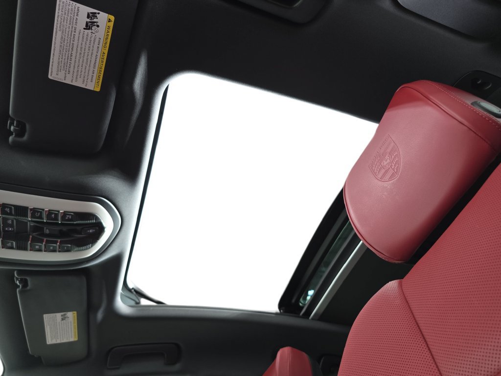 Certified 2026 Porsche Macan S AWD/4WD image 28