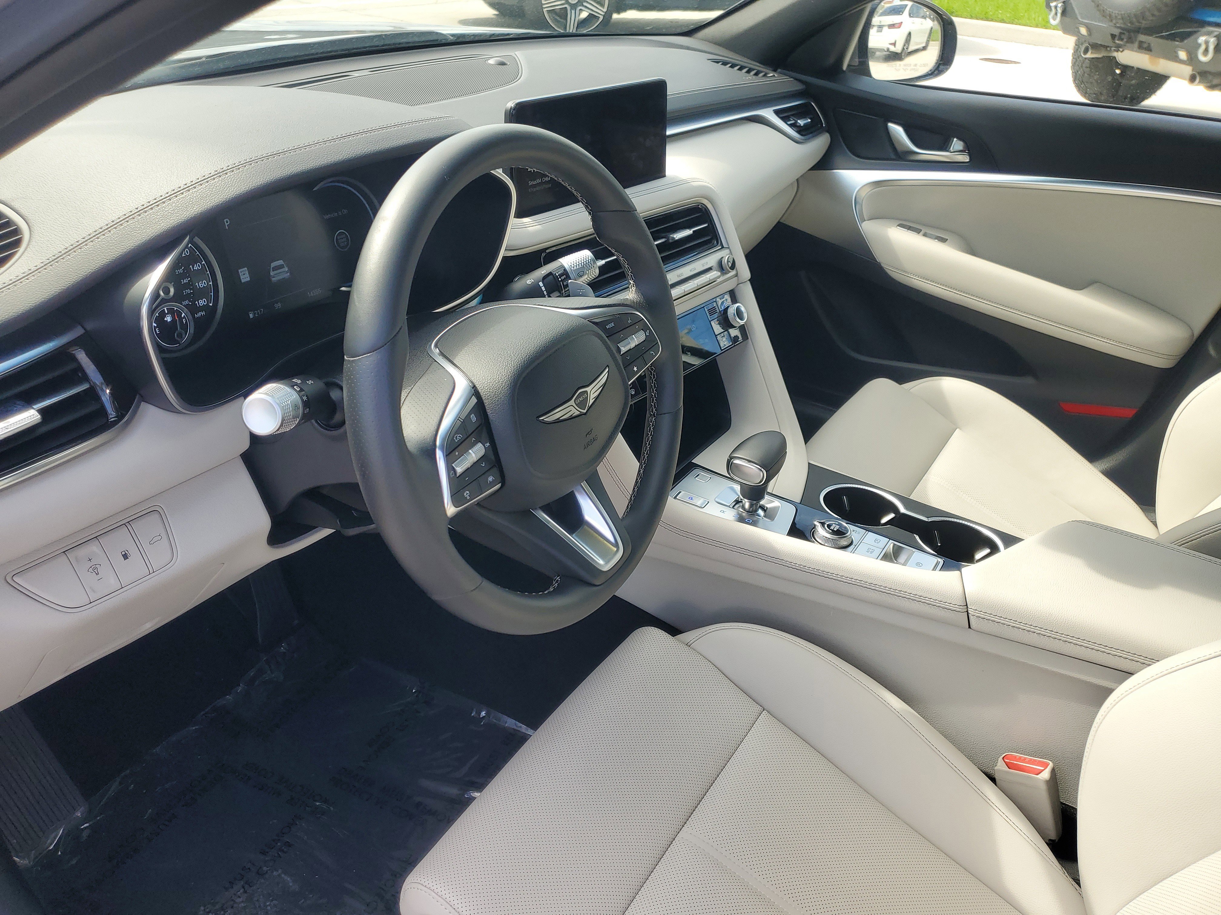 Used 2025 Genesis G70 2.5T image 21