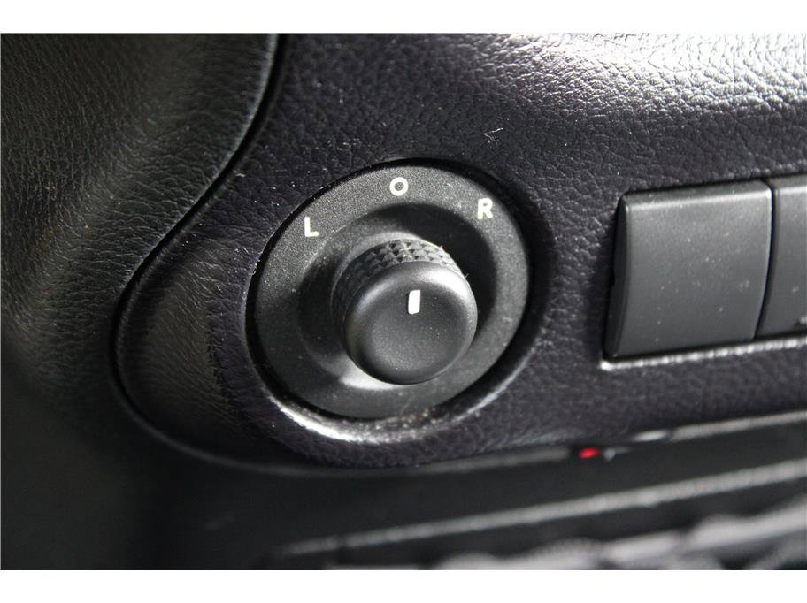 Used 2015 Jeep Wrangler Unlimited Sahara w/ Connectivity Group image 25