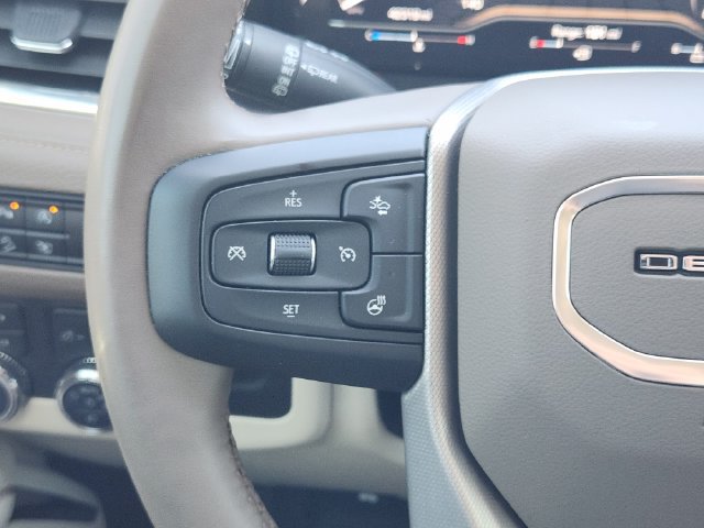 Used 2023 GMC Yukon XL Denali AWD/4WD image 28