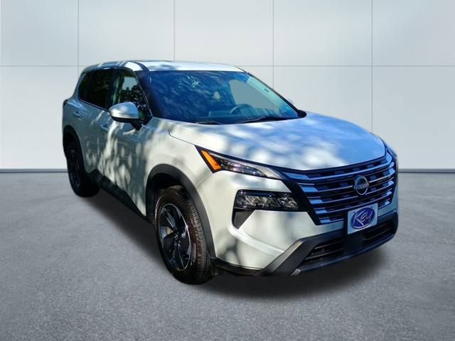 Used 2024 Nissan Rogue SV image 8