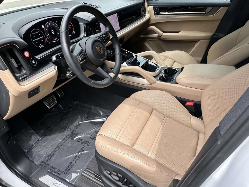 Certified 2025 Porsche Cayenne S AWD/4WD image 11