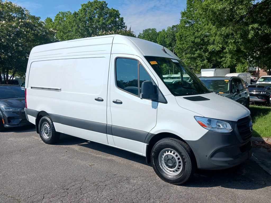 Used 2025 Mercedes-Benz Sprinter 2500 image 5