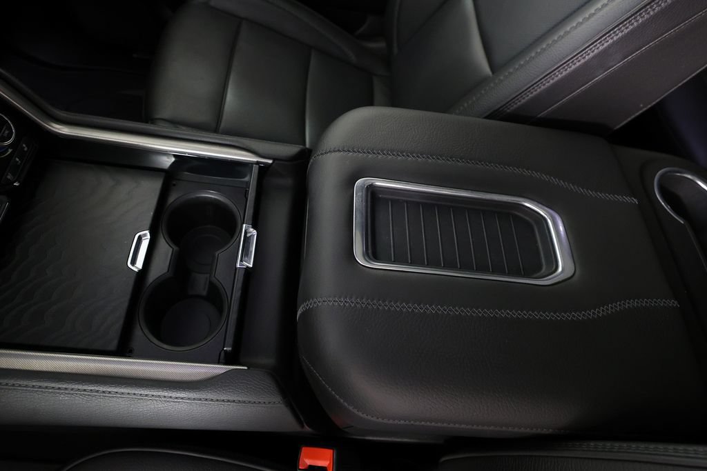 Used 2024 GMC Yukon Denali RWD image 39