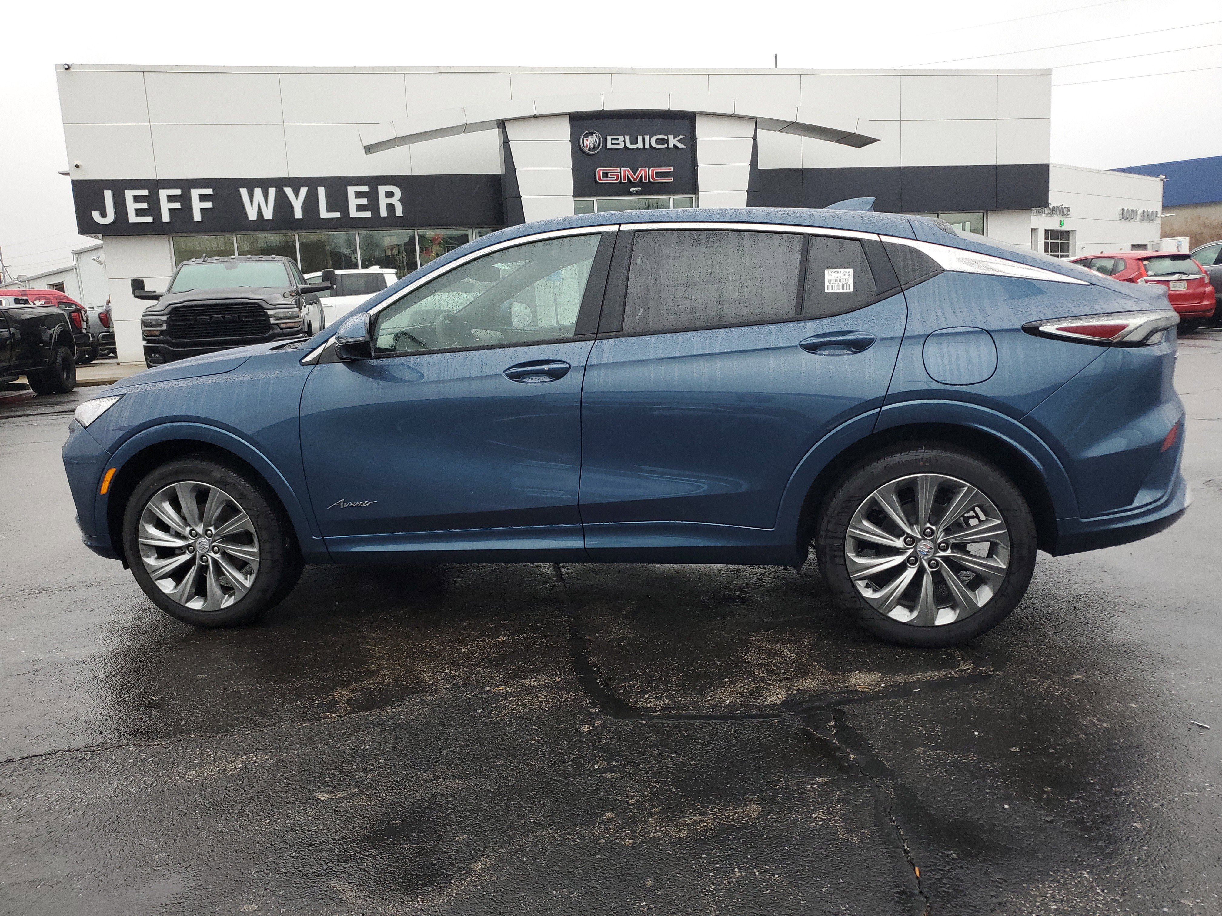 New 2026 Buick Envista Avenir image 8