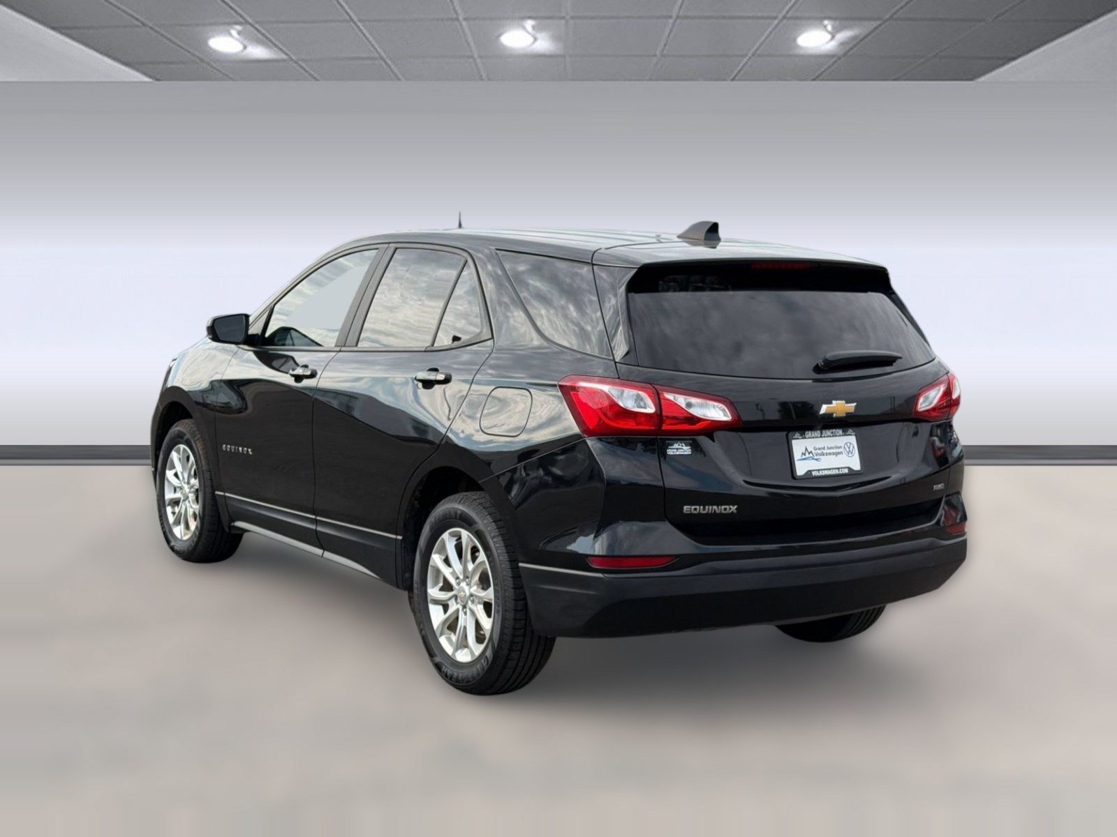 Used 2020 Chevrolet Equinox LS w/ LS Convenience Package AWD/4WD image 3