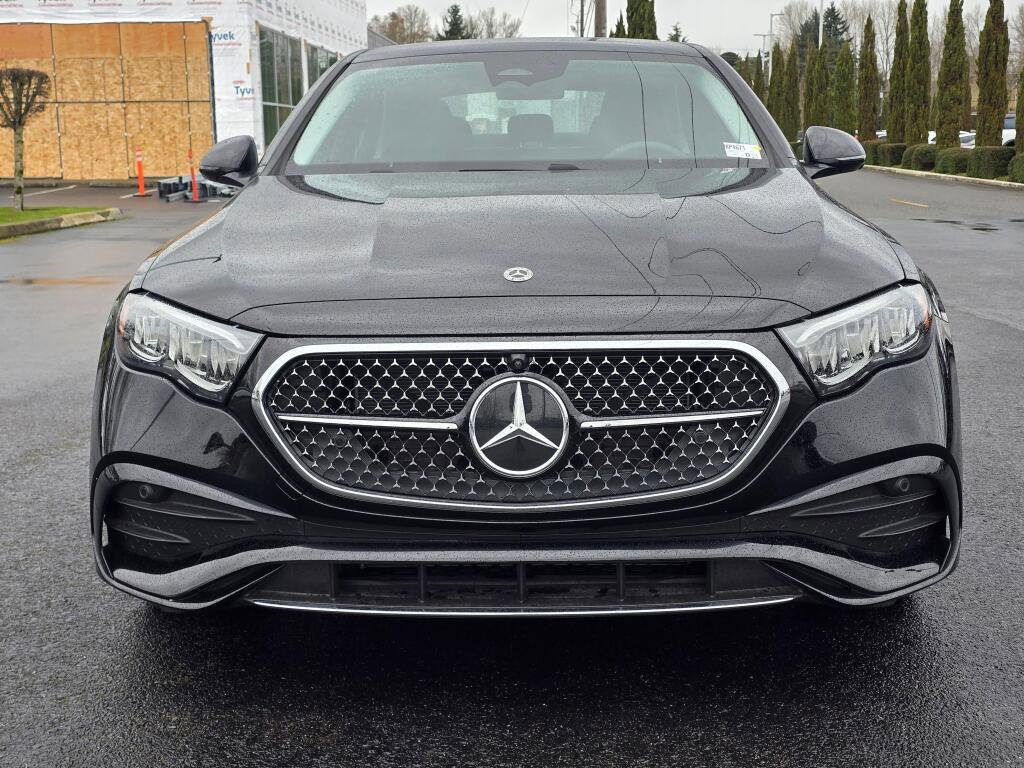 Used 2025 Mercedes-Benz E 350 4MATIC Sedan image 9