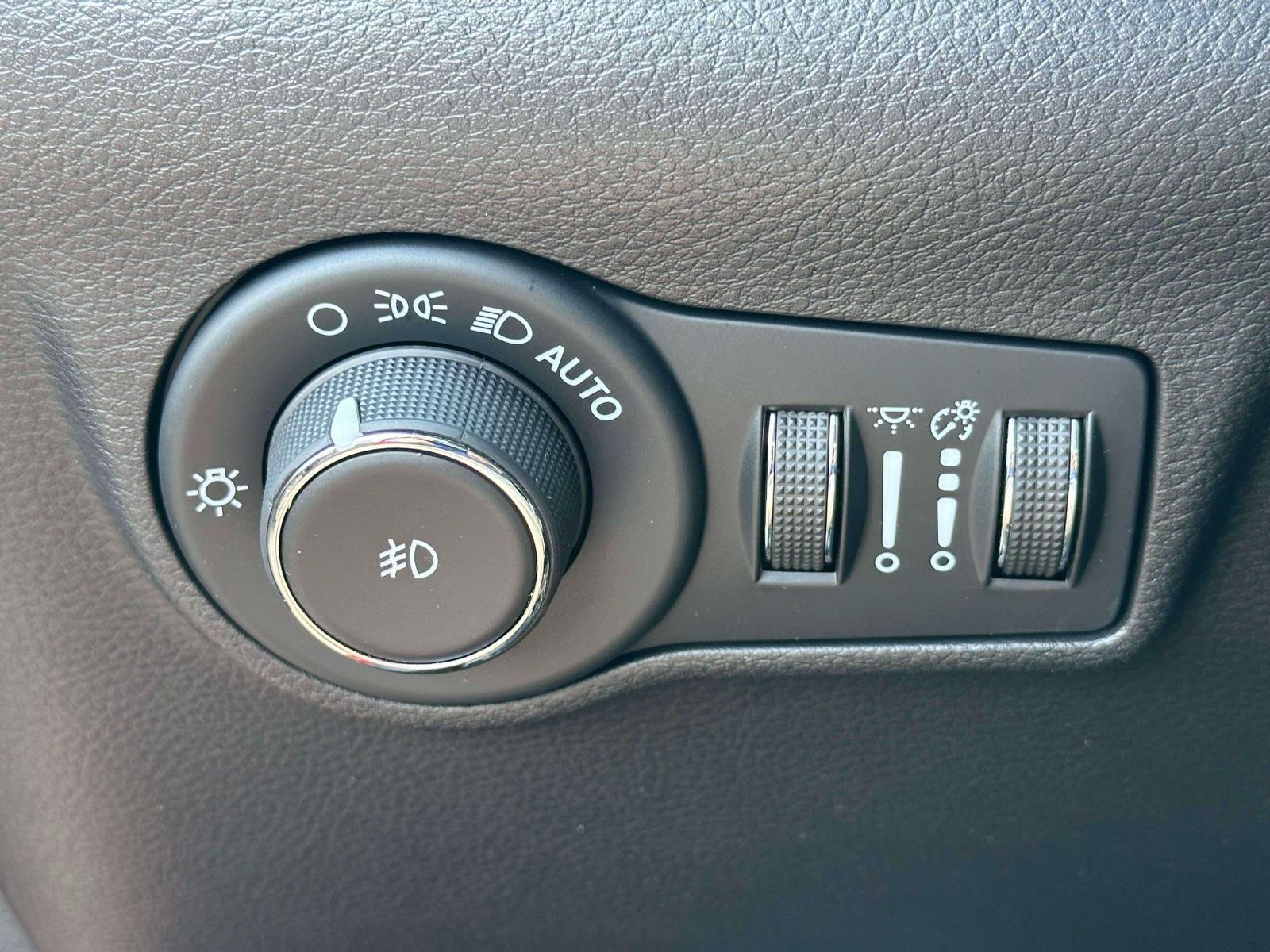 Used 2024 Jeep Compass Limited AWD/4WD image 18