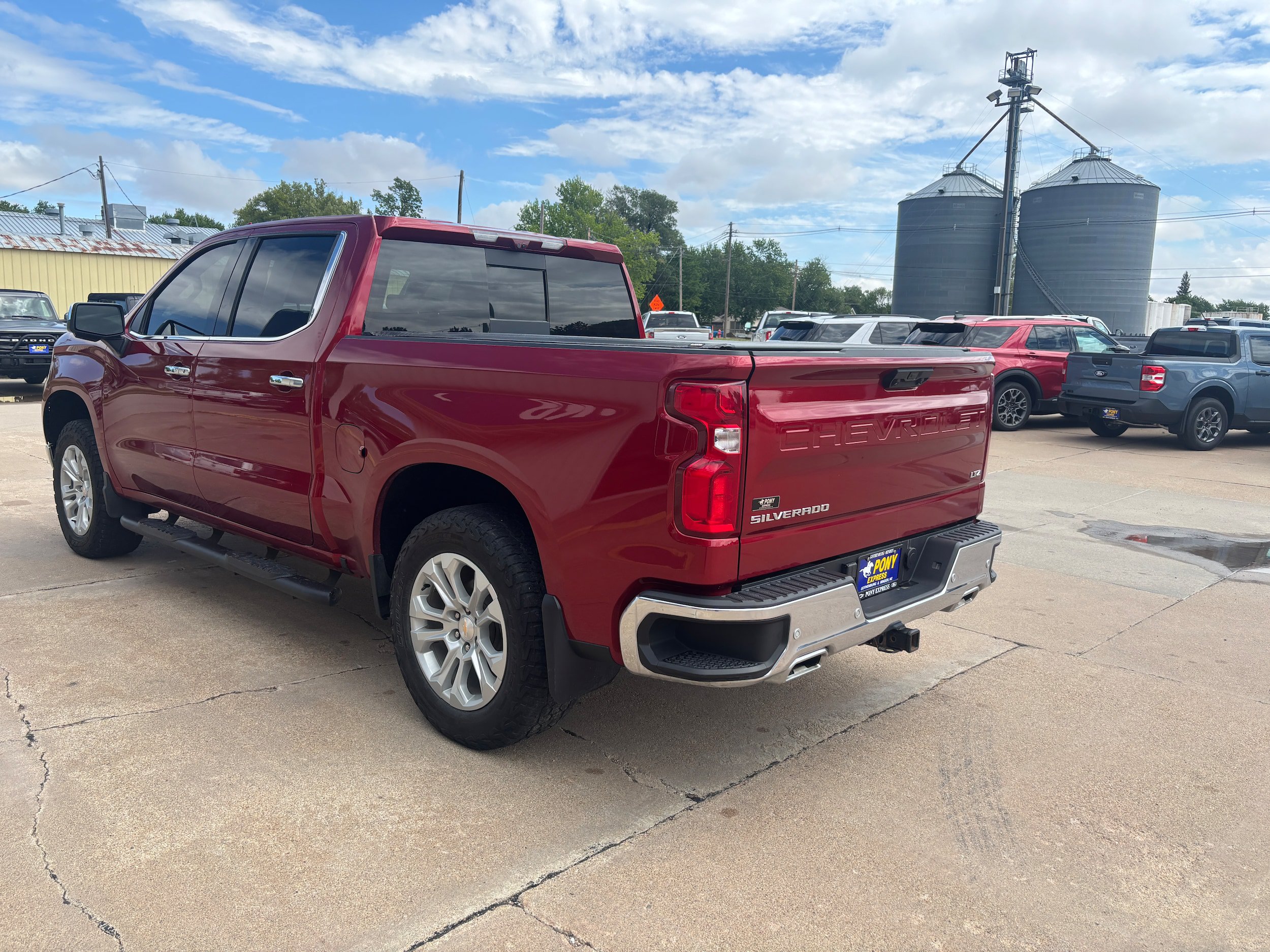 Used 2024 Chevrolet Silverado 1500 LTZ w/ LTZ Premium Package AWD/4WD image 5