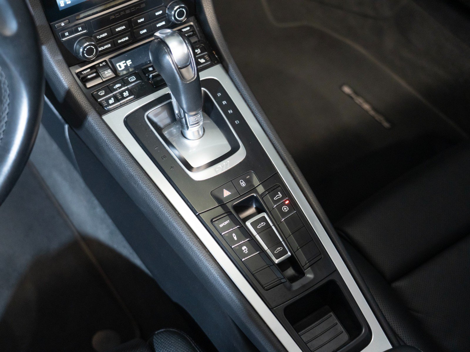 Certified 2018 Porsche 911 Targa 4 AWD/4WD image 21