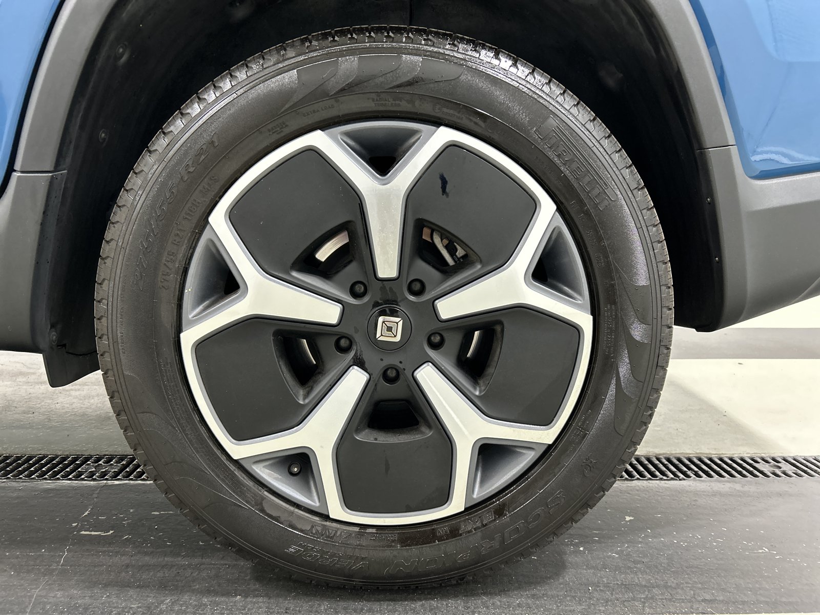 Used 2024 Rivian R1T Adventure AWD/4WD image 10