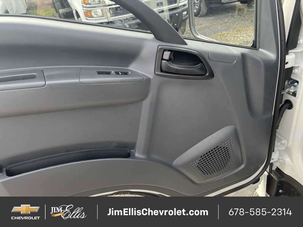New 2024 Chevrolet Low Cab Forward image 9