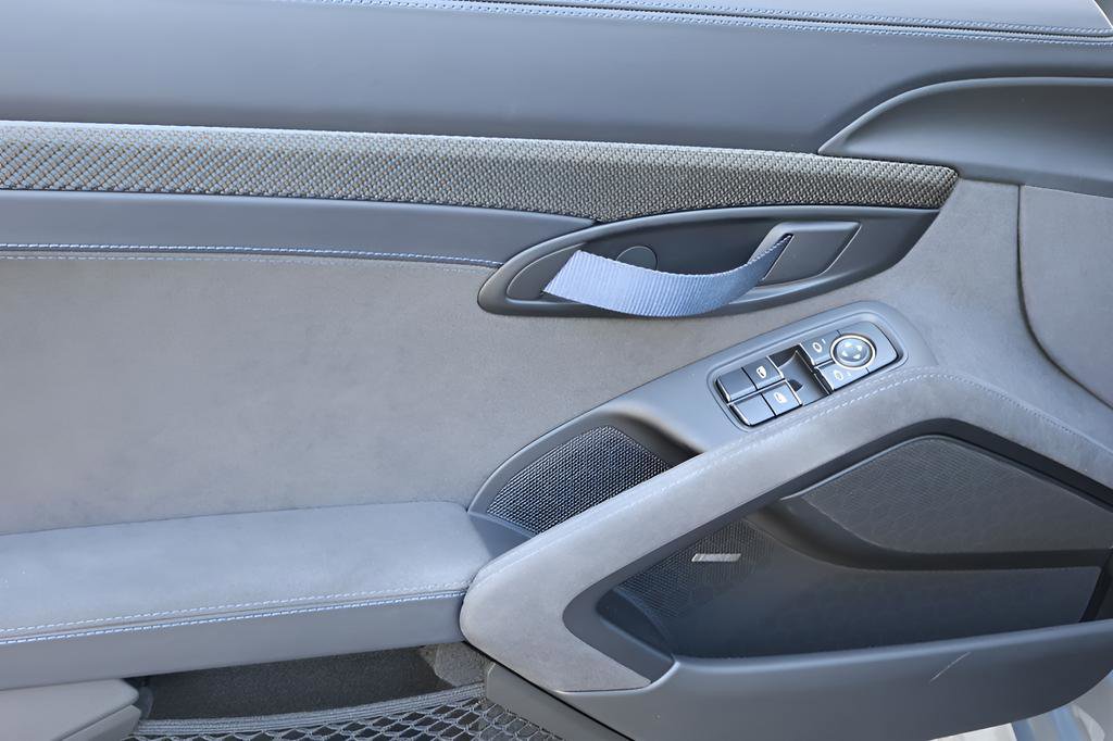 Used 2025 Porsche 718 Cayman GT4 RS RWD image 12