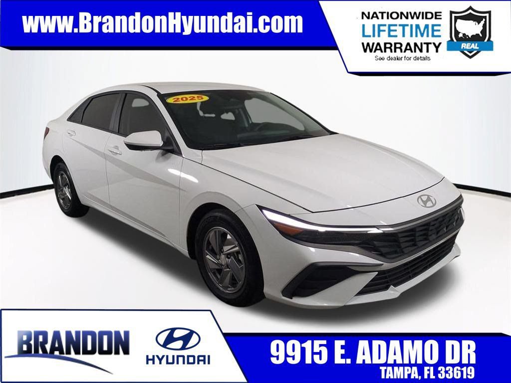Used 2025 Hyundai Elantra SE FWD image 1