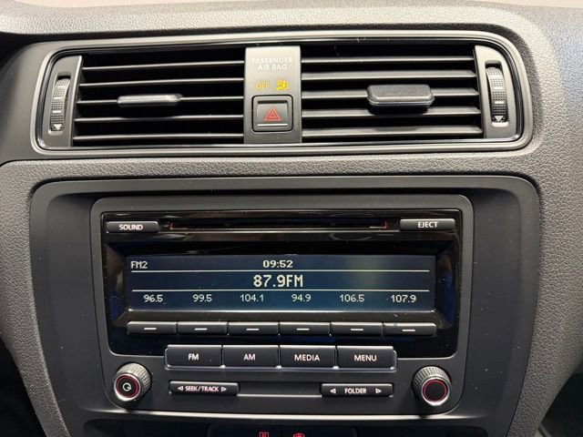 Used 2015 Volkswagen Jetta S image 27