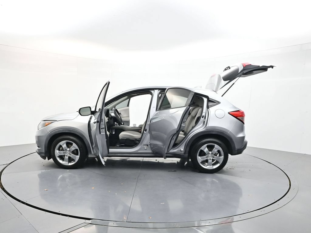 Used 2017 Honda HR-V EX image 35