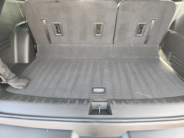 Used 2023 Chevrolet Traverse RS w/ LPO, Cargo Package FWD image 33