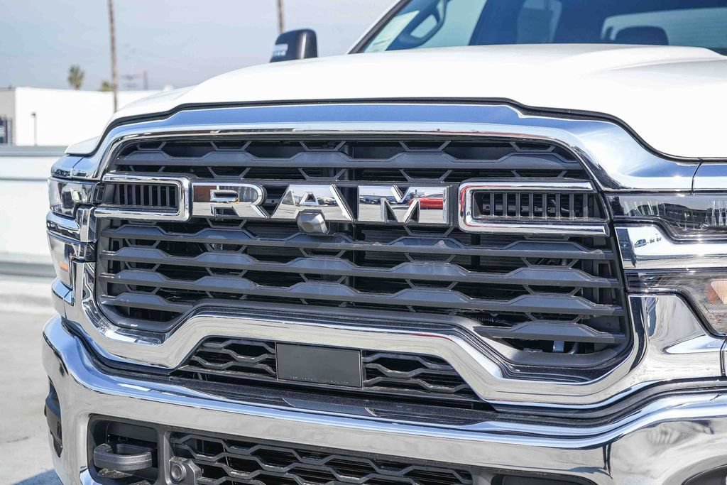 New 2026 RAM 2500 Big Horn AWD/4WD image 6